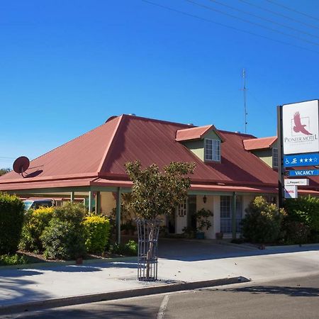 Pioneer Motel غونديويندي المظهر الخارجي الصورة