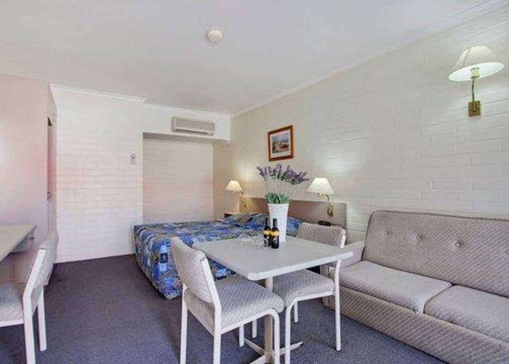 Pioneer Motel غونديويندي الغرفة الصورة
