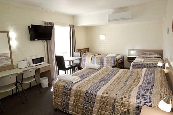 Pioneer Motel غونديويندي المظهر الخارجي الصورة