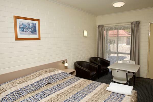 Pioneer Motel غونديويندي المظهر الخارجي الصورة