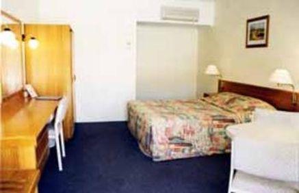 Pioneer Motel غونديويندي الغرفة الصورة
